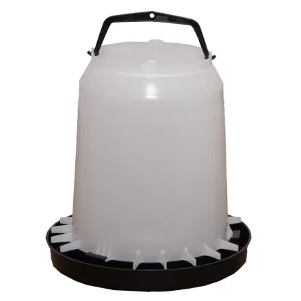 Műanyag itató 5 L GARDEN
