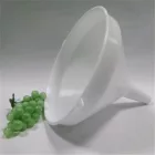 Tölcsér, műanyag, 26 cm 